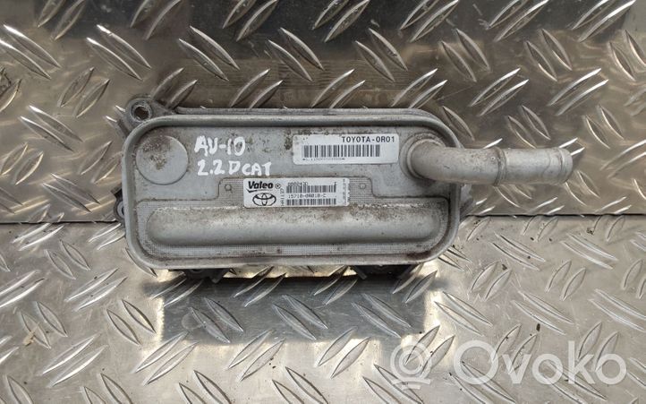 Toyota Avensis T270 Engine oil radiator 157100R010