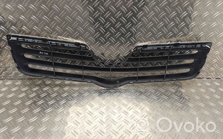 Toyota Avensis T250 Grille calandre supérieure de pare-chocs avant 5311405070