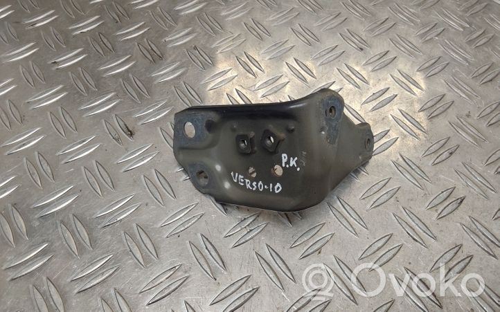 Toyota Verso Fender mounting bracket 