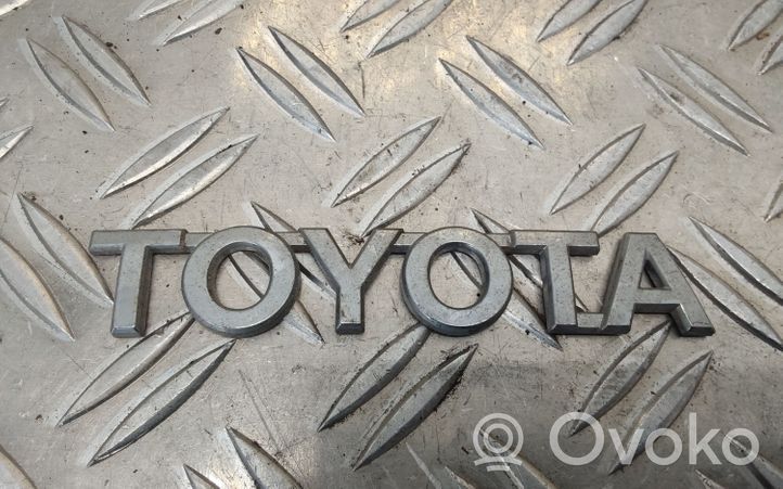 Toyota Verso Gamintojo ženkliukas/ modelio raidės 