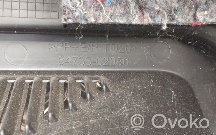 Toyota Auris E180 Tavaratilan sivuverhoilu 6473302080