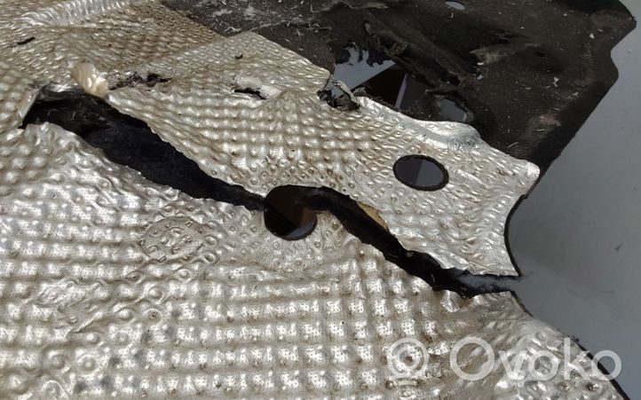 Citroen C4 III e-C4 Protezione anti spruzzi/sottoscocca del motore 9824226480