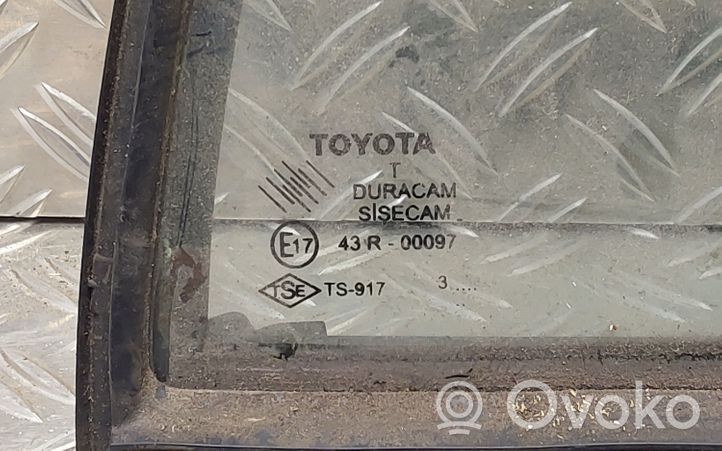 Toyota Corolla E120 E130 Mazais stikls "A" aizmugurējās durvīs 43R00097