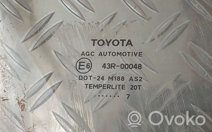 Toyota Yaris Vitre de fenêtre porte arrière 43R00048