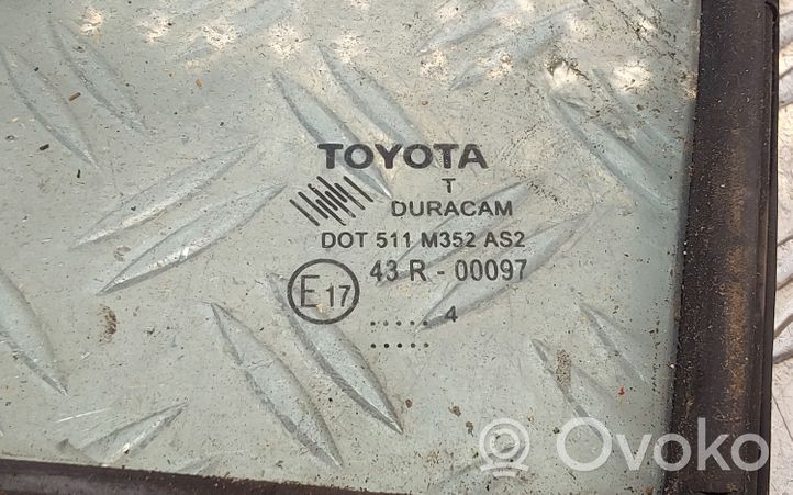 Toyota Yaris Mažasis "A" priekinių durų stiklas (keturdurio) 43R00097