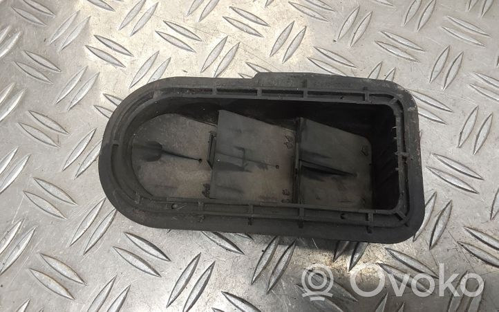 Toyota Yaris Évent de pression de quart de panneau 629300D010