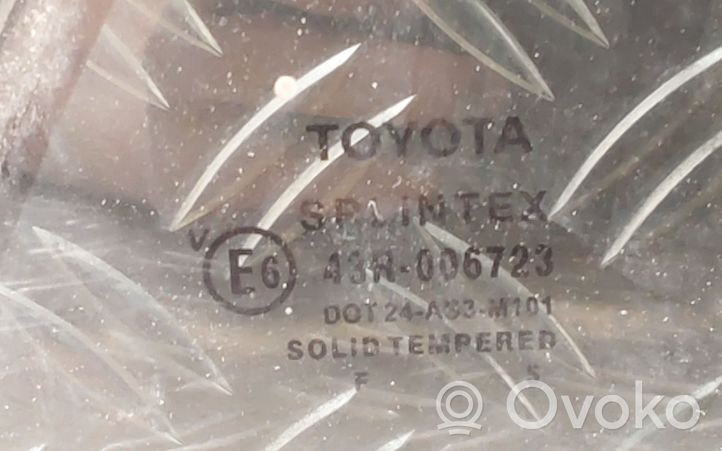Toyota Avensis T250 Vetro del deflettore posteriore 43R006723