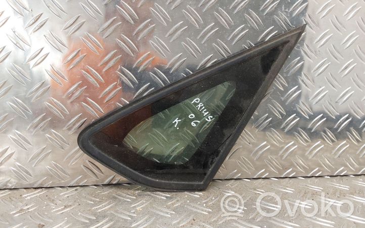 Toyota Prius (NHW20) Треугольное стекло в передней части кузова 43R00034