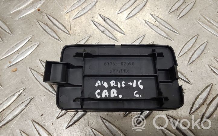 Toyota Auris E180 Panel awaryjnego otwierania zamka bagażnika 6776502050