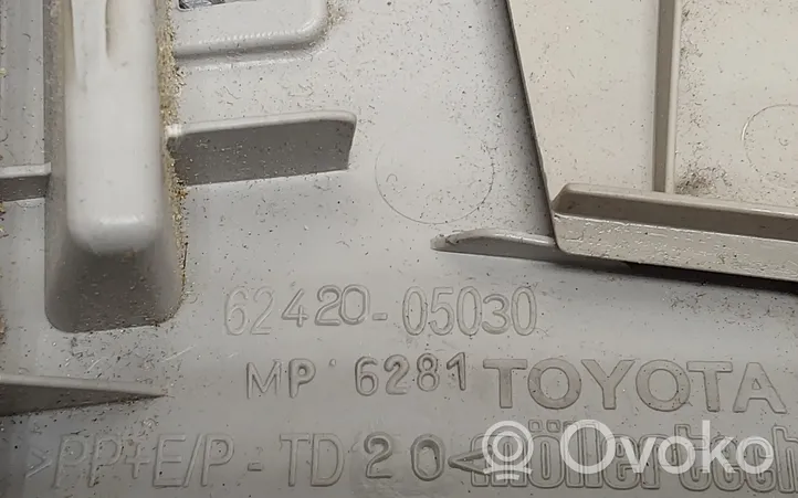 Toyota Avensis T270 B-pilarin verhoilu (yläosa) 6242005030