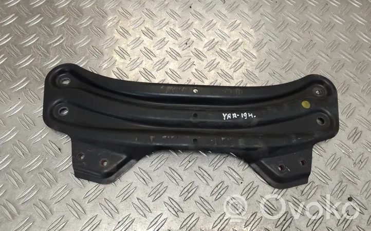 Toyota Yaris Staffa/supporto di montaggio della marmitta 