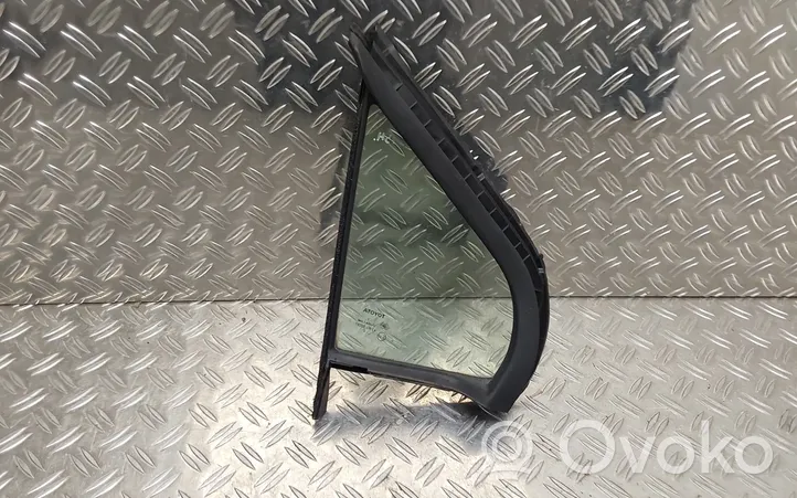 Toyota Yaris Front door vent window glass four-door 