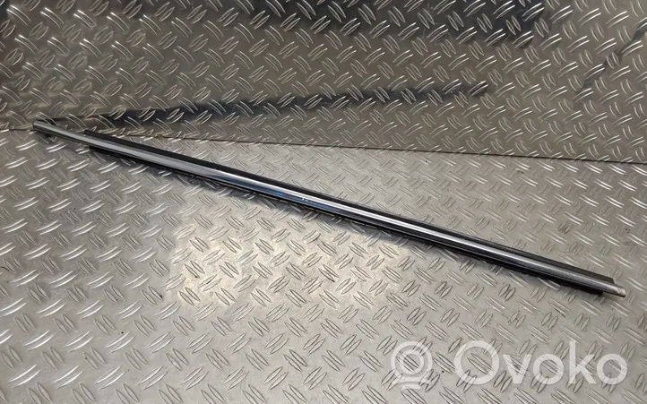 Toyota RAV 4 (XA40) Rivestimento modanatura del vetro della portiera anteriore 