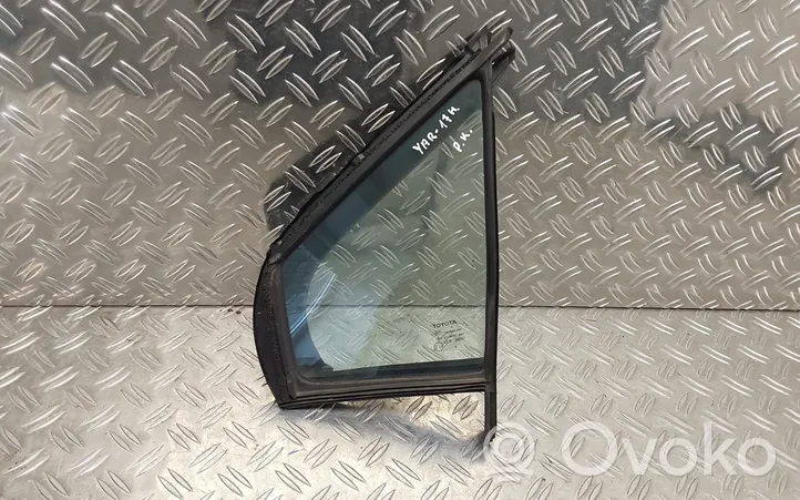 Toyota Yaris Fenêtre latérale avant / vitre triangulaire (4 portes) 