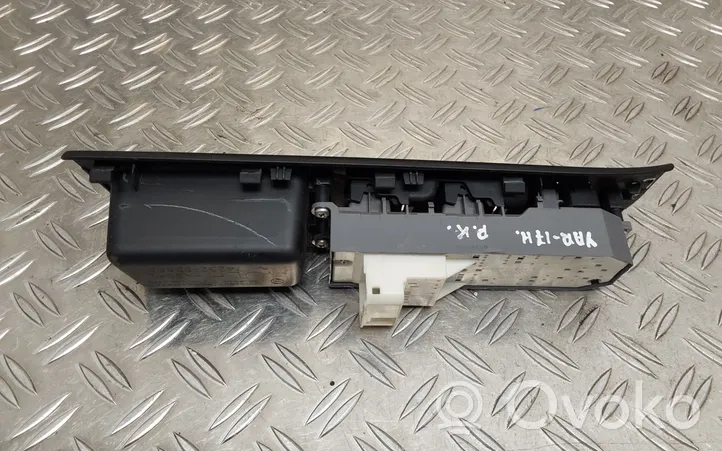 Toyota Yaris Interruttore di controllo dell’alzacristalli elettrico 742320D690