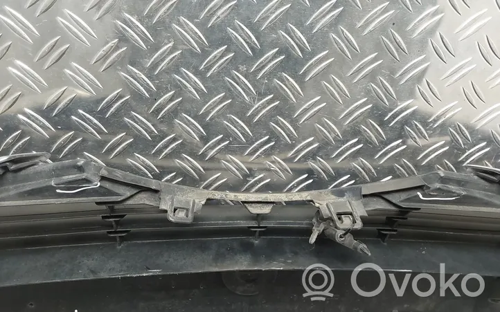 Toyota Yaris Apakšējais režģis (trīsdaļīgs) 531020D040