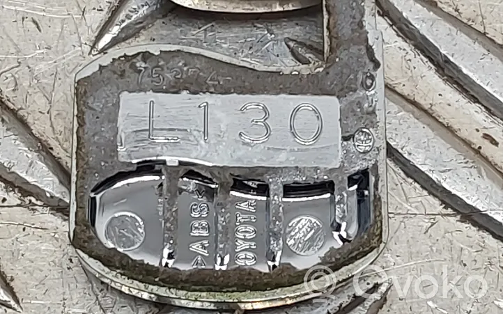 Toyota Auris E180 Letras insignia de modelo del guardabarros 