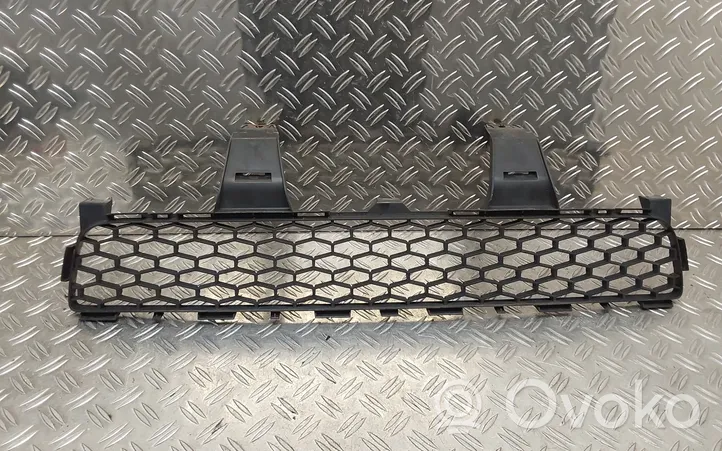 Toyota Corolla Verso AR10 Grille inférieure de pare-chocs avant 531120F030