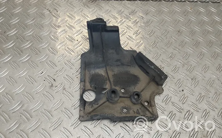 Toyota Prius (XW30) Couvre soubassement arrière 5762812130