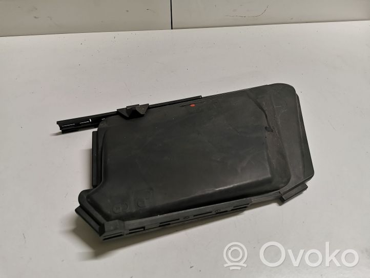 Mercedes-Benz E W211 Coperchio scatola dei fusibili A2115400082