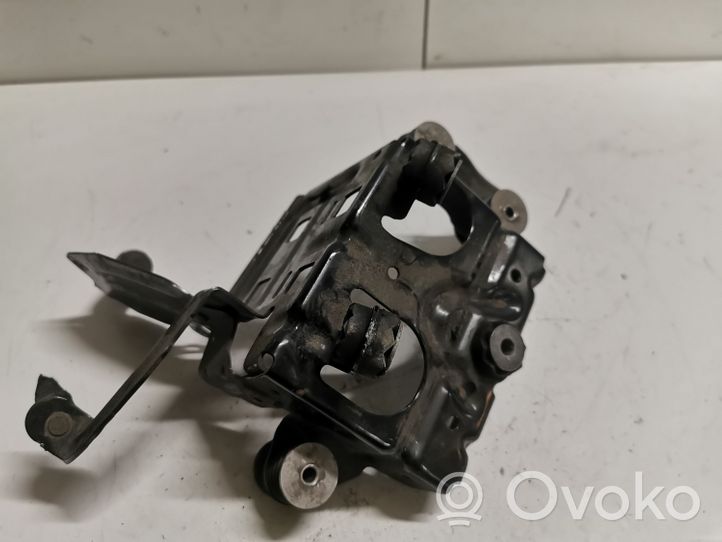 Audi Q7 4M Supporto del compressore ad aria dello pneumatico 