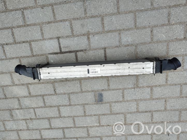 Audi A4 S4 B9 Chłodnica powietrza doładowującego / Intercooler 8D7250001