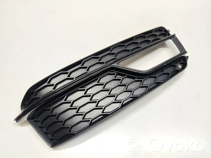 Audi A5 8T 8F Grille inférieure de pare-chocs avant 8T0807682K