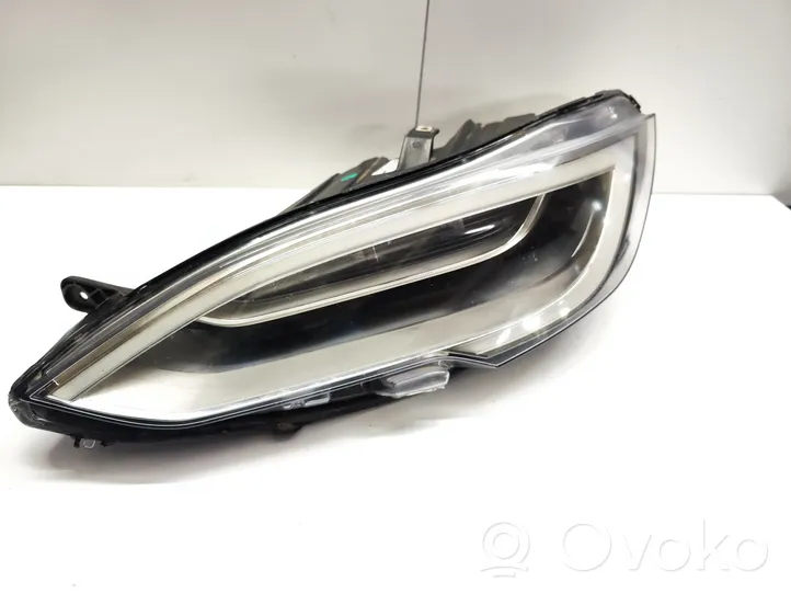 Tesla Model S Lampa przednia 105357000B