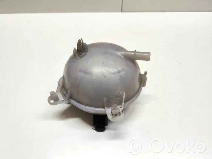 Audi Q3 F3 Vase d'expansion / réservoir de liquide de refroidissement 5Q0121407F