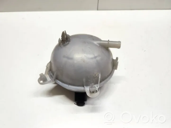 Audi Q3 F3 Vase d'expansion / réservoir de liquide de refroidissement 5Q0121407F