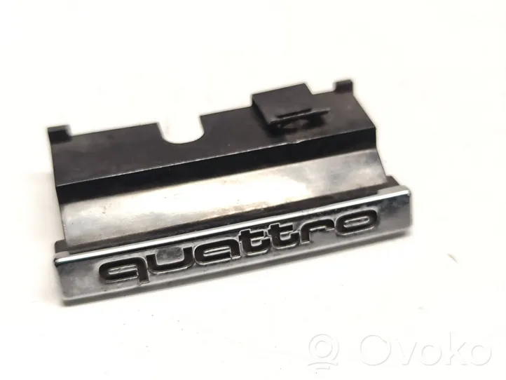 Audi A5 8T 8F Mostrina con logo/emblema della casa automobilistica 8J0853736A