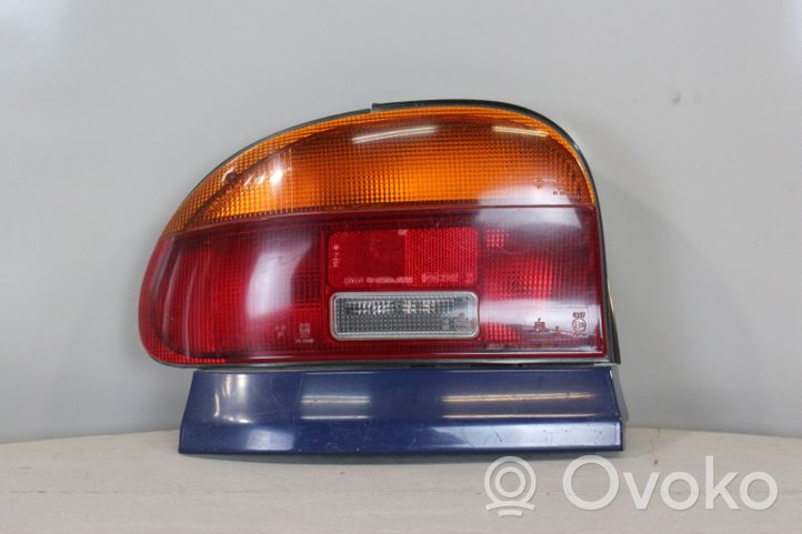 Mazda 121 Lampa tylna 3309505L