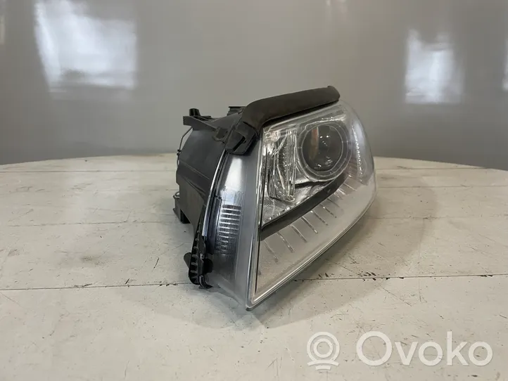 Volvo V70 Lampa przednia 31420013
