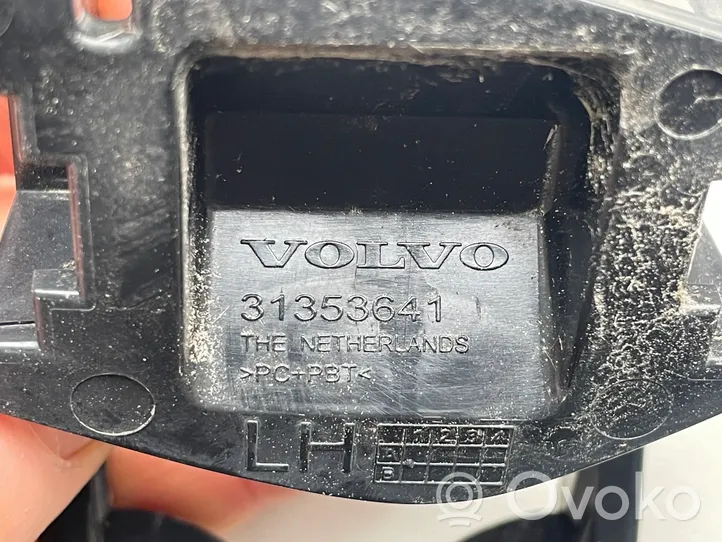 Volvo XC60 Zaślepka spryskiwacza lampy przedniej 31353641