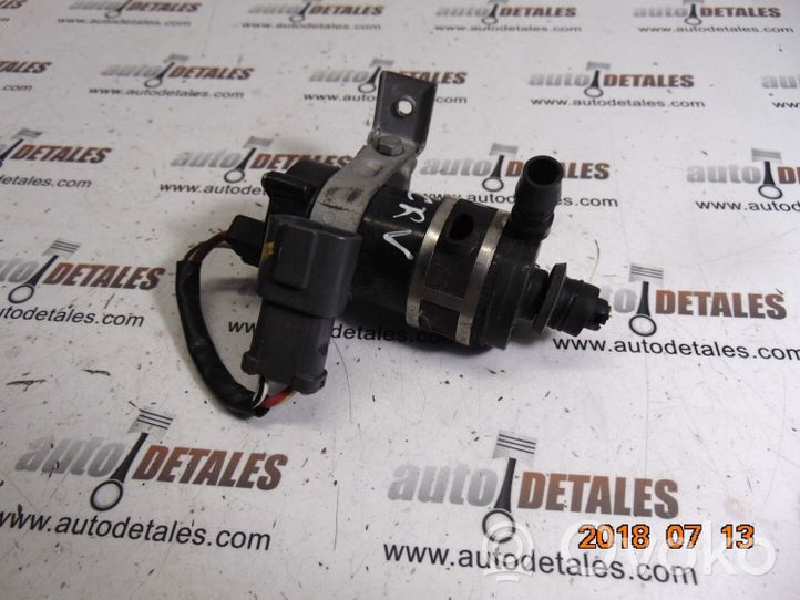 Honda CR-V Headlight washer pump 