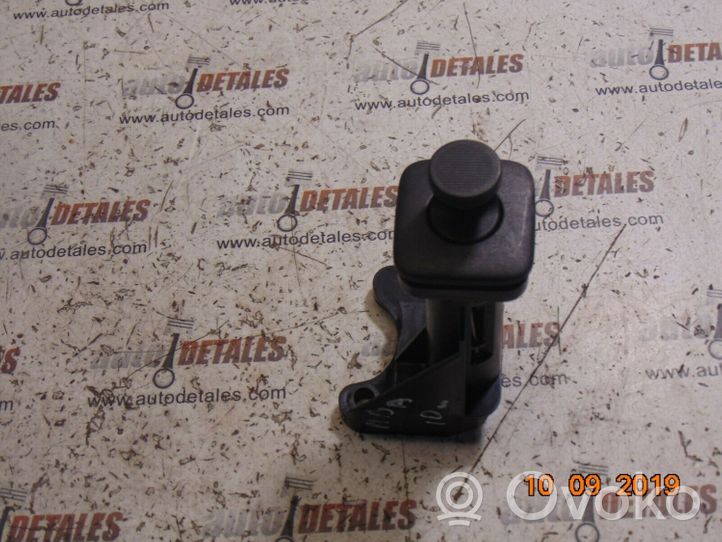 Mercedes-Benz A W169 Altra parte interiore A1696900338