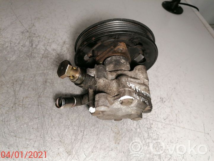 Volkswagen PASSAT B5 Ohjaustehostimen pumppu 3D0145156