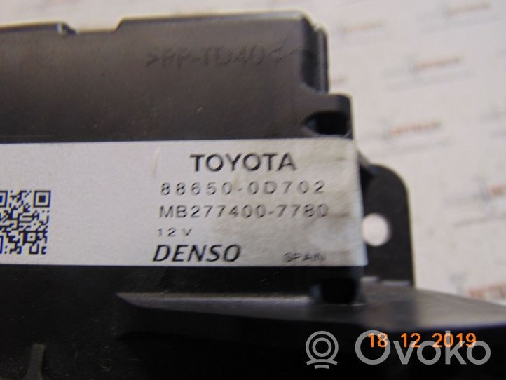 Toyota Yaris Air conditioner control unit module 886500D702