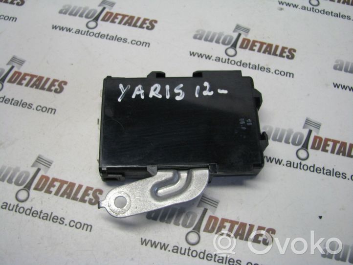 Toyota Yaris Unité de contrôle à bord d'alimentation 896900D050