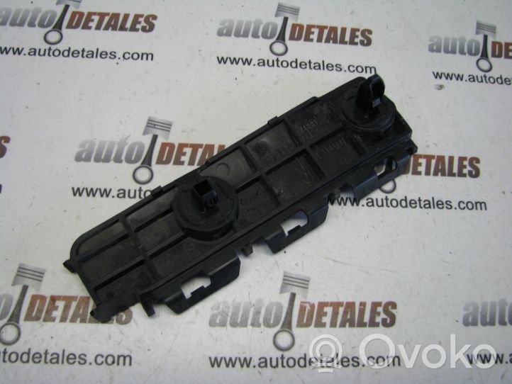 Toyota Sienna XL30 III Support de pare-chocs arrière 5215708010