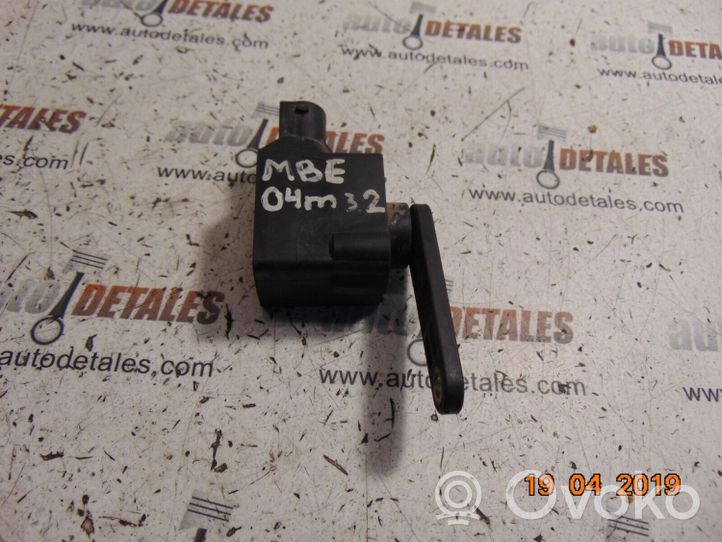 Mercedes-Benz E W211 Sensore di livello faro/fanale A0105427717