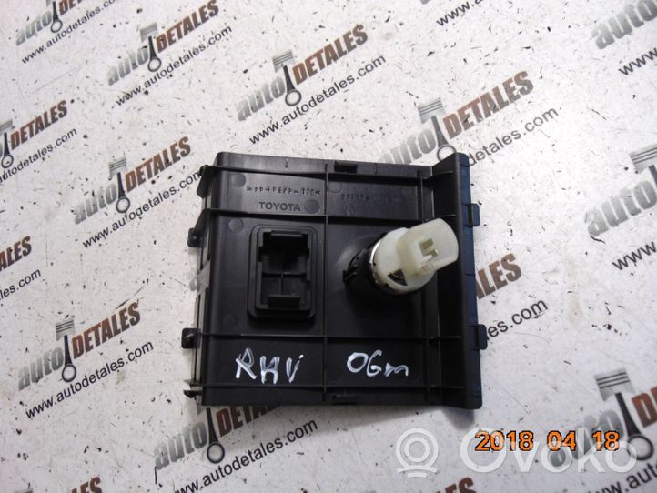 Toyota RAV 4 (XA30) 12 V lizdas (gale) 5891542010