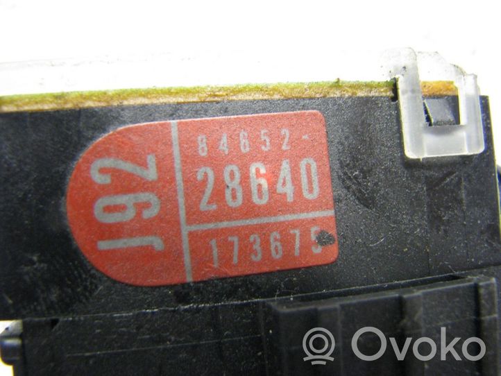 Toyota Avensis Verso Manetka / Przełącznik wycieraczek 8465228640