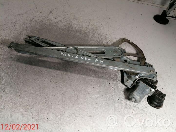 Toyota Yaris Alzacristalli della portiera anteriore con motorino 857200D120