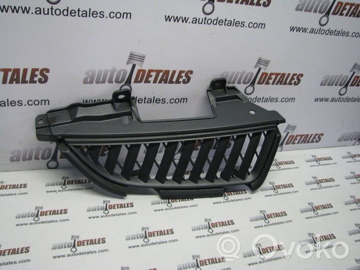 Mitsubishi Grandis Grille calandre supérieure de pare-chocs avant MN145456