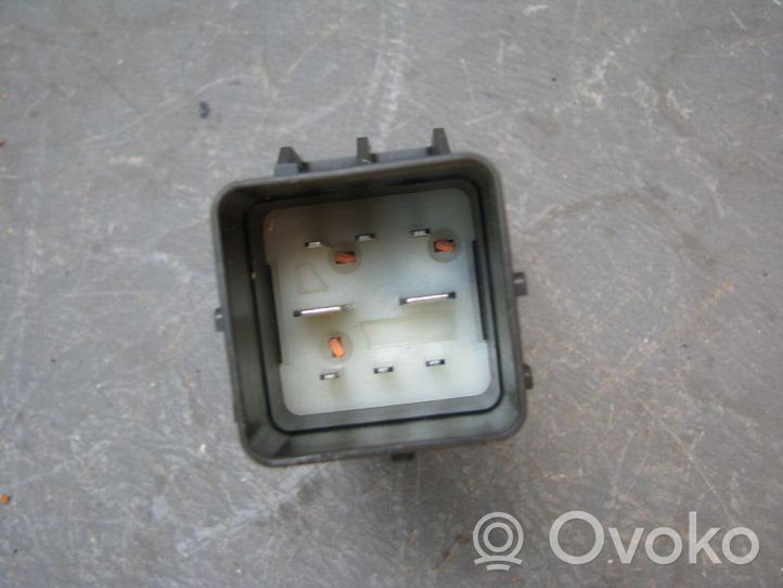 Toyota Aygo AB10 Przekaźnik / Modul układu ogrzewania wstępnego 51252002