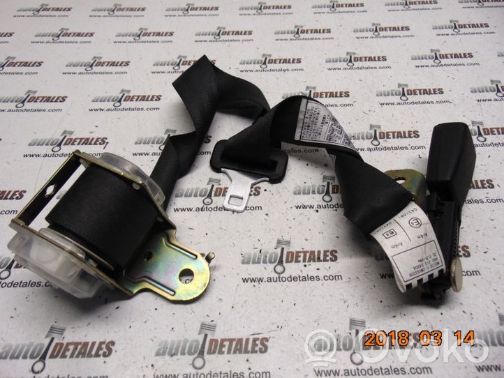 Toyota Camry Ceinture de sécurité arrière centrale (siège) D095806