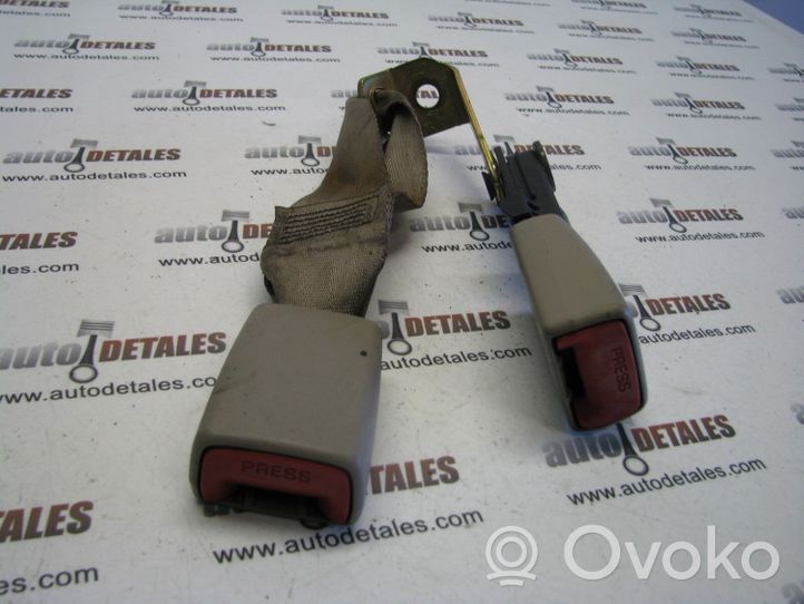 Toyota Camry Boucle de ceinture de sécurité arrière D016001