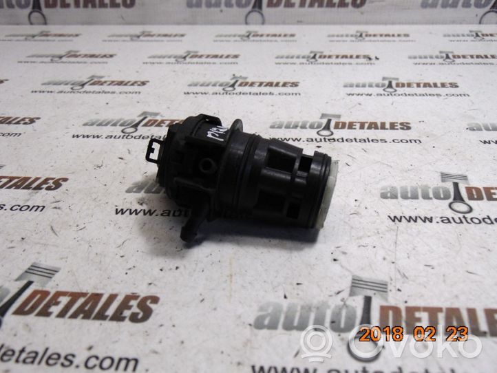 Toyota Previa (XR30, XR40) II Pompe de lave-glace de pare-brise 8533060190