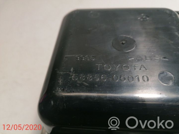 Toyota Avensis T270 Hansikaslokeron keskikonsoli 5885605010